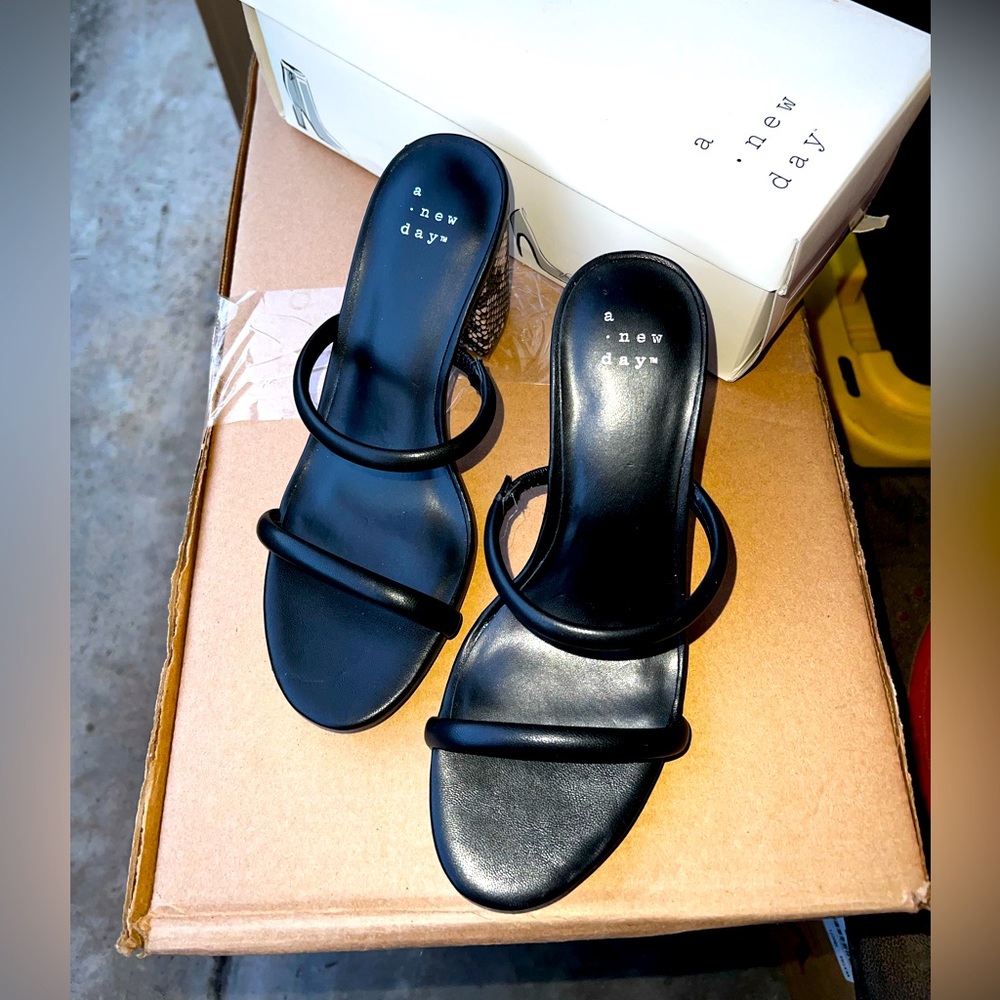 BLACK SANDALS👡